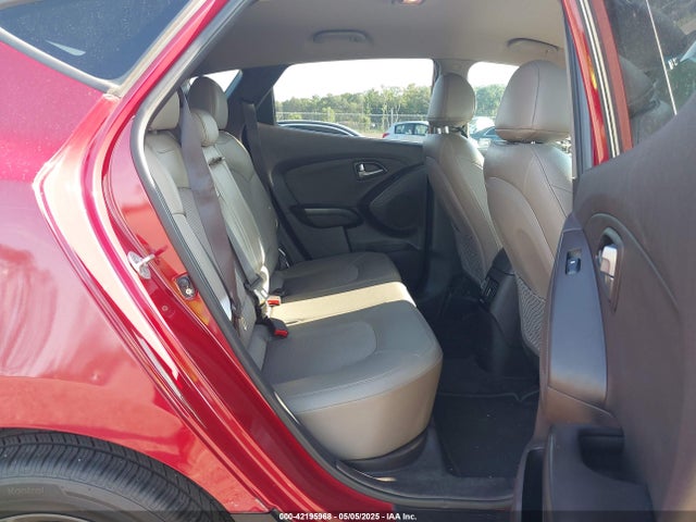 KM8JU3AG9FU106997 Hyundai TUCSON SE