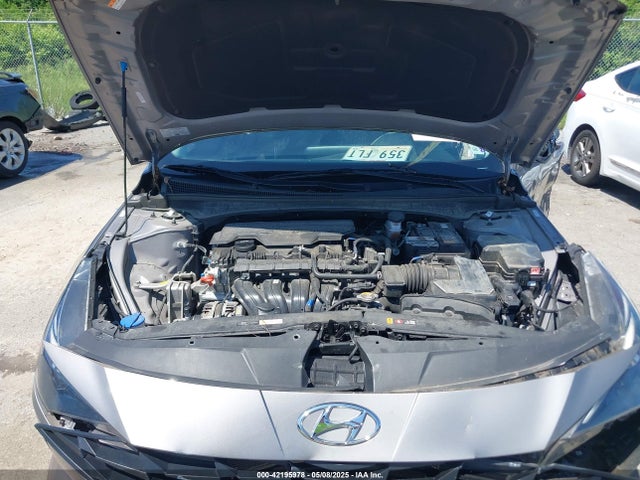 KMHLM4AG8PU381969 Hyundai ELANTRA SEL