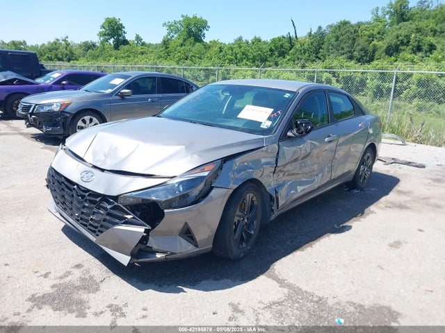 KMHLM4AG8PU381969 Hyundai ELANTRA SEL