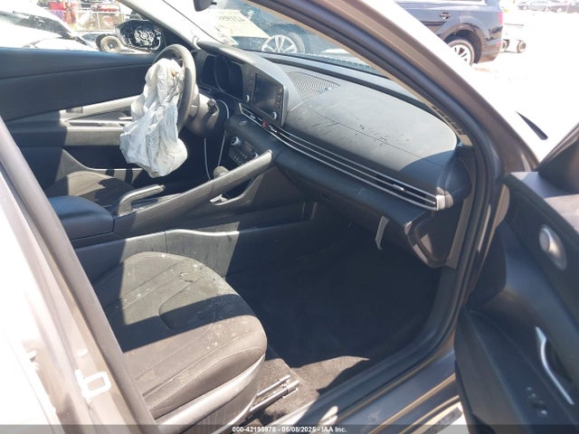 KMHLM4AG8PU381969 Hyundai ELANTRA SEL
