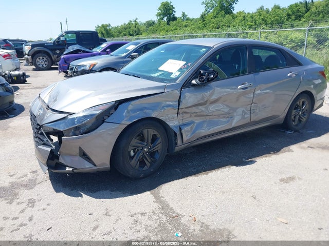 KMHLM4AG8PU381969 Hyundai ELANTRA SEL