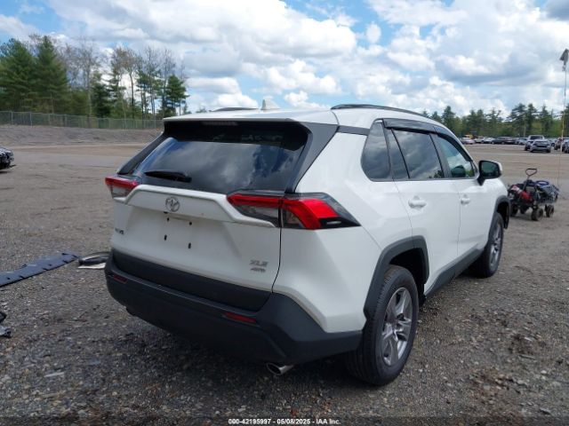 2T3P1RFV9RC396250 Toyota Rav4 Xle