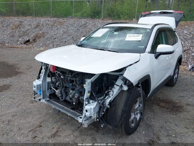 2T3P1RFV9RC396250 Toyota Rav4 Xle