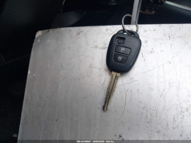 JTKKUPB40E1043799 Scion XD