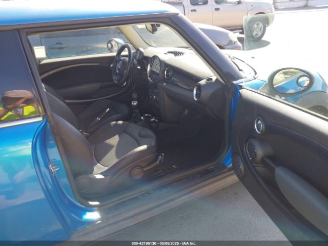 2011 MINI COOPER S WMWSV3C53BTY23619 Photo 4