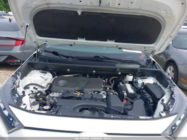 2T3H1RFV0NC197070 Toyota RAV4 LE