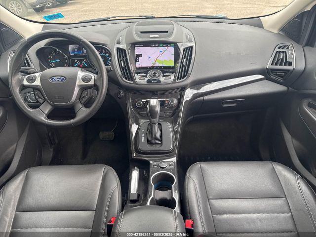 1FMCU9J94EUC63638 Ford Escape Titanium