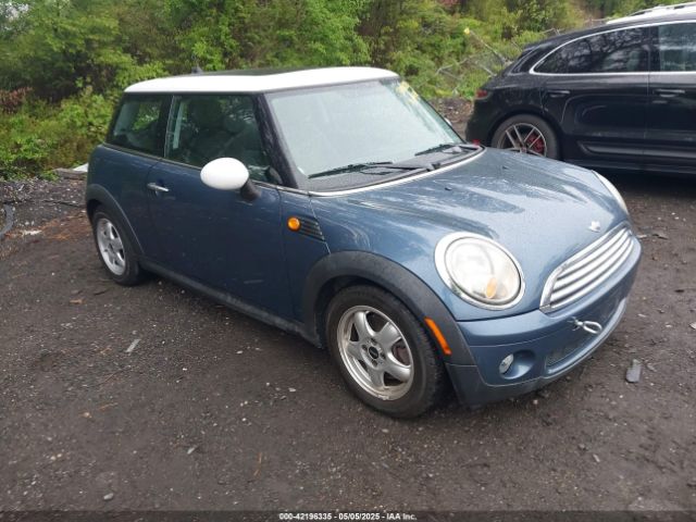 2010 MINI COOPER WMWMF3C55ATZ26755 Photo 0