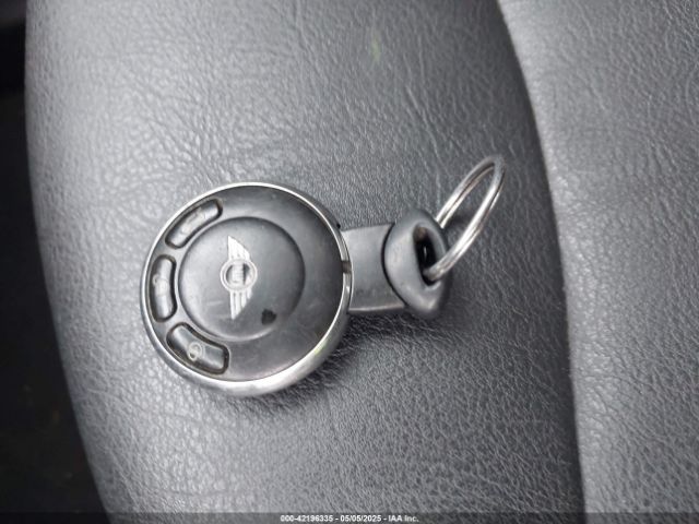 2010 MINI COOPER WMWMF3C55ATZ26755 Photo 10