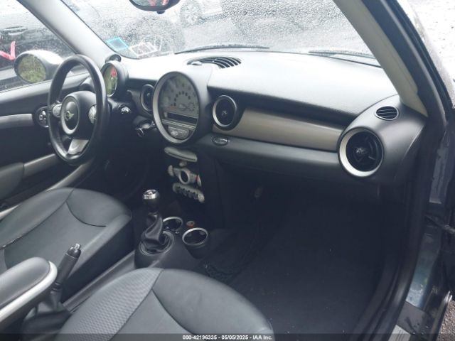 2010 MINI COOPER WMWMF3C55ATZ26755 Photo 4