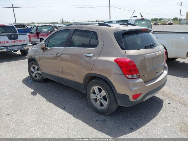 3GNCJLSBXJL198818 Chevrolet Trax Lt