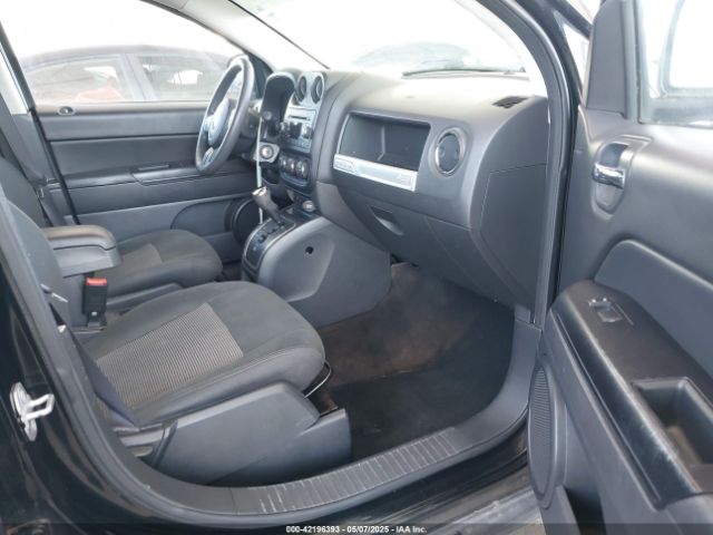 1C4NJCBA3GD561127 Jeep Compass Sport