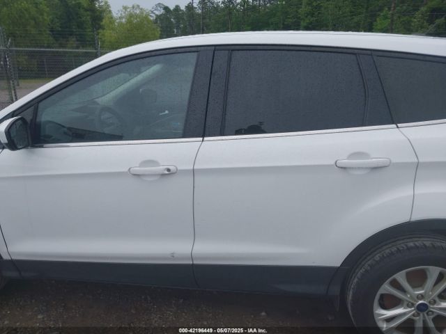 1FMCU0GD3HUC18752 Ford ESCAPE SE