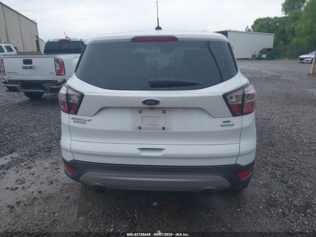 1FMCU0GD3HUC18752 Ford ESCAPE SE