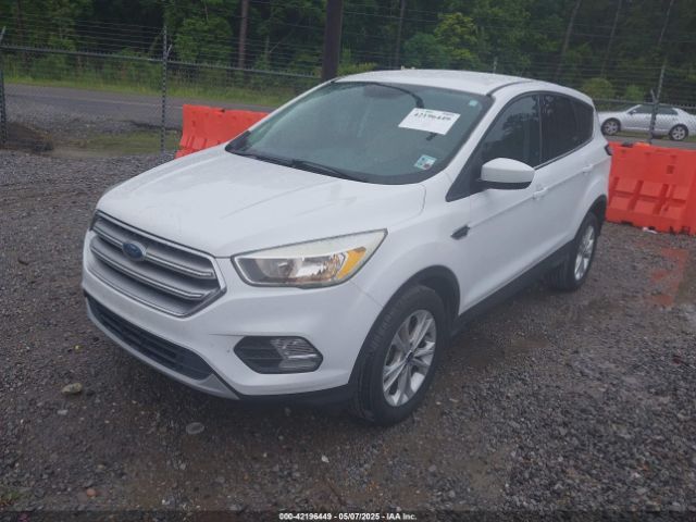 1FMCU0GD3HUC18752 Ford ESCAPE SE