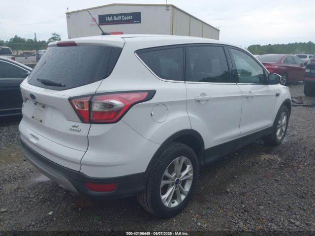 1FMCU0GD3HUC18752 Ford ESCAPE SE