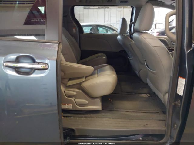 5TDDK3DCXFS124994 Toyota Sienna Xle 7 Passenger