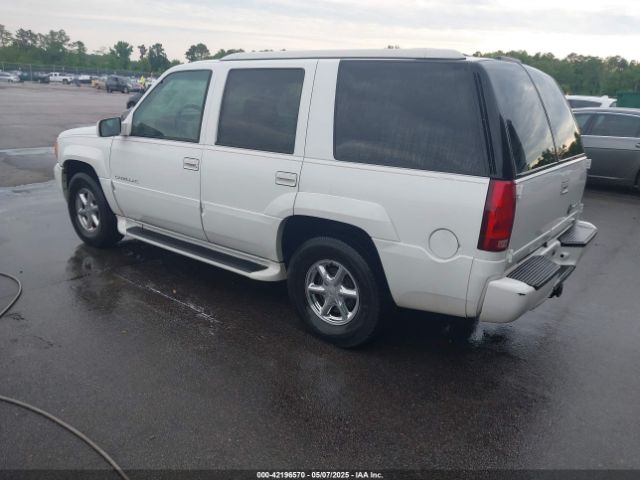 2000 CADILLAC ESCALADE 1GYEK13R3YR142490 Photo 2