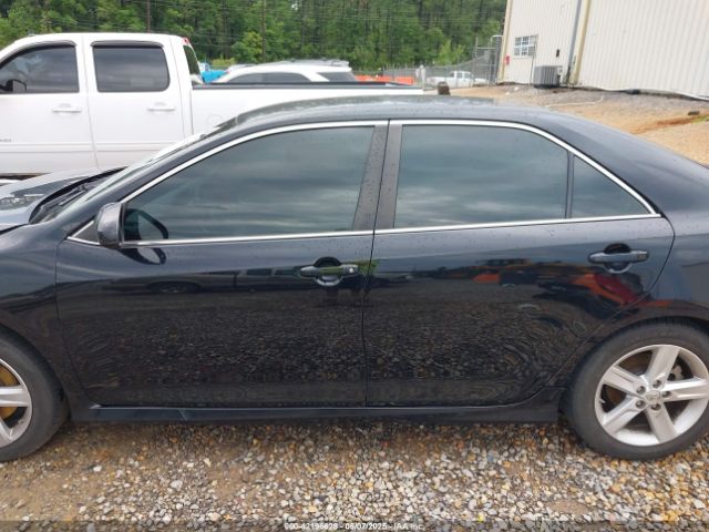 4T1BF1FK0EU870638 Toyota CAMRY SE