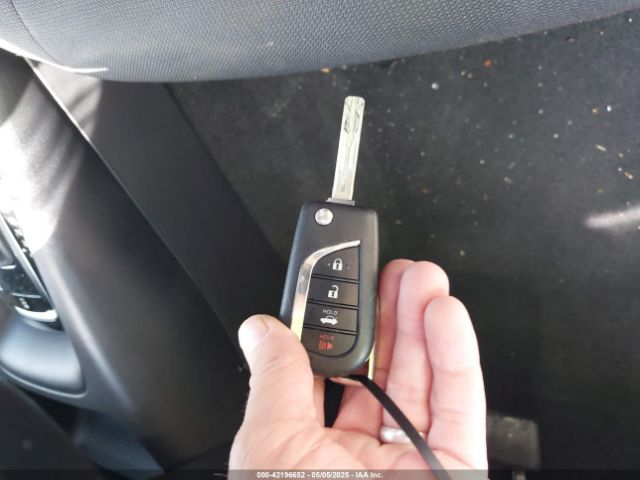 5YFEPMAE1NP360040 Toyota COROLLA LE