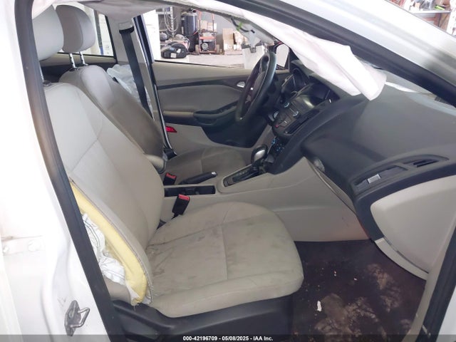 1FADP3F23JL257845 Ford FOCUS SE