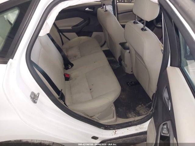 1FADP3F23JL257845 Ford FOCUS SE