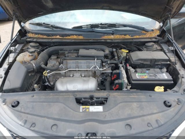 1C3CCCFB8GN182031 Chrysler 200 Touring