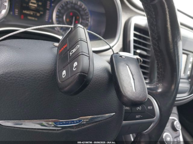 1C3CCCFB8GN182031 Chrysler 200 Touring
