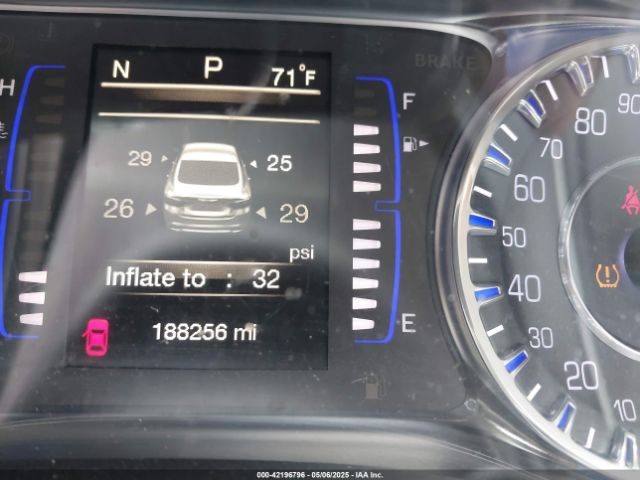 1C3CCCFB8GN182031 Chrysler 200 Touring