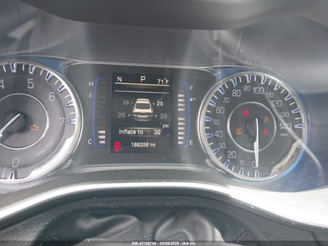 1C3CCCFB8GN182031 Chrysler 200 Touring