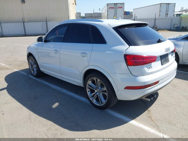 WA1JCCFS0JR020083 Audi Q3 2.0t Premium/2.0t Sport Premium