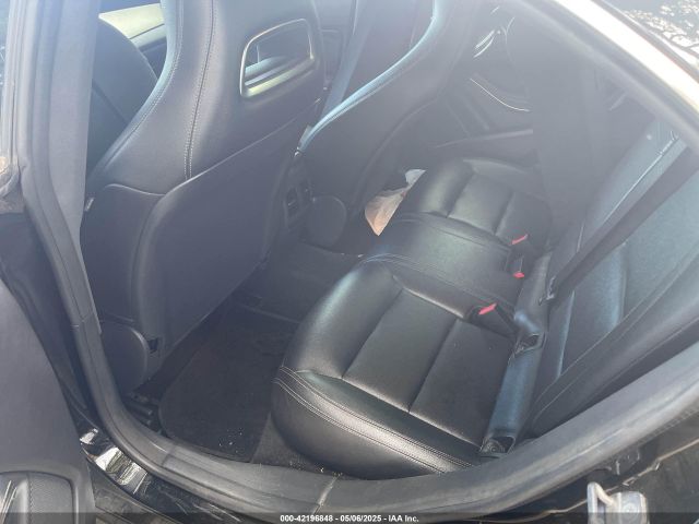WDDSJ4GBXKN701662 Mercedes-Benz CLA 250 4MATIC