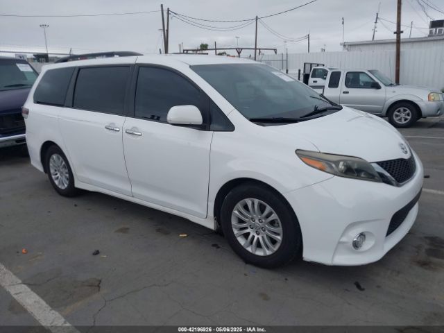 2017 TOYOTA SIENNA 5TDXZ3DC9HS771012