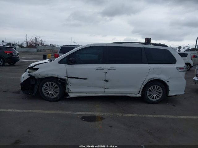 5TDXZ3DC9HS771012 Toyota Sienna Se 8 Passenger