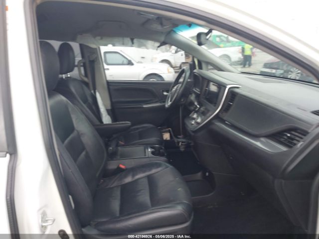 2017 TOYOTA SIENNA 5TDXZ3DC9HS771012 Photo 4