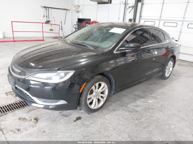 Chrysler 200 Limited 2015 1C3CCCABXFN547296 Image 2