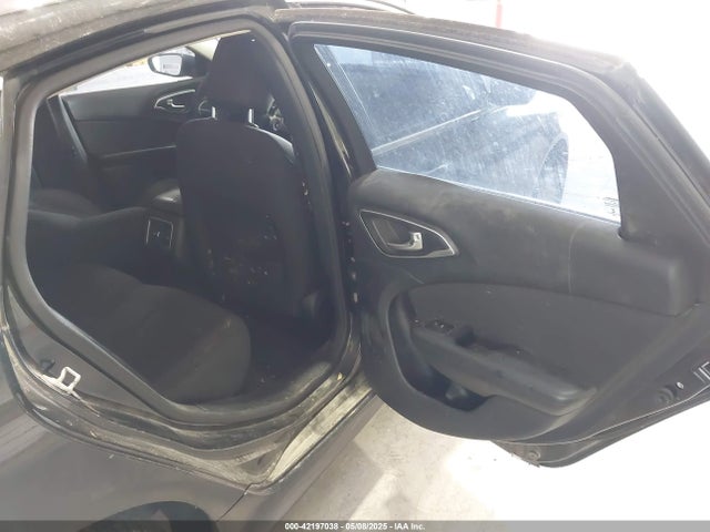 Chrysler 200 Limited 2015 1C3CCCABXFN547296 Image 8