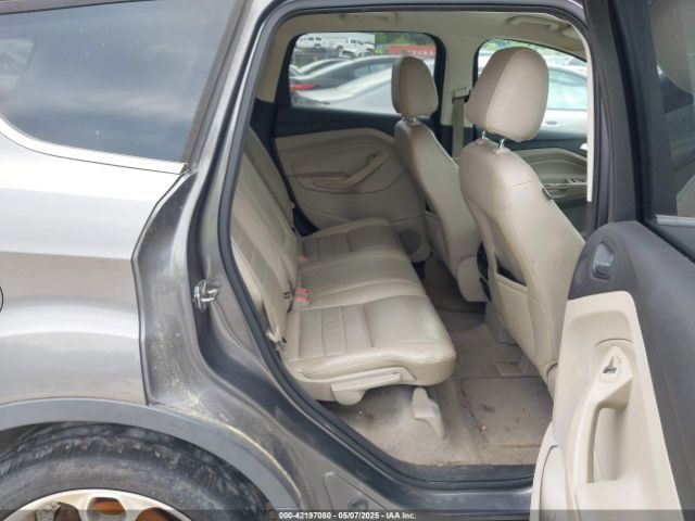 1FMCU0J90EUA28522 Ford Escape Titanium