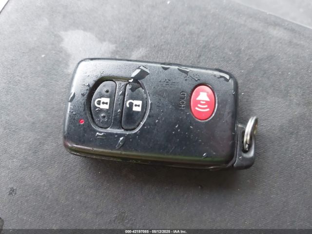 JTDZN3EU7E3307550 Toyota Prius V Three