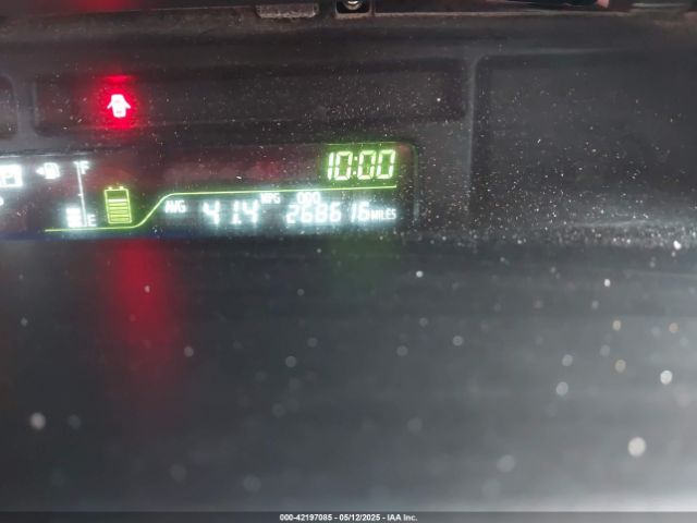 JTDZN3EU7E3307550 Toyota Prius V Three