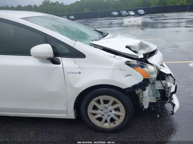 JTDZN3EU7E3307550 Toyota Prius V Three