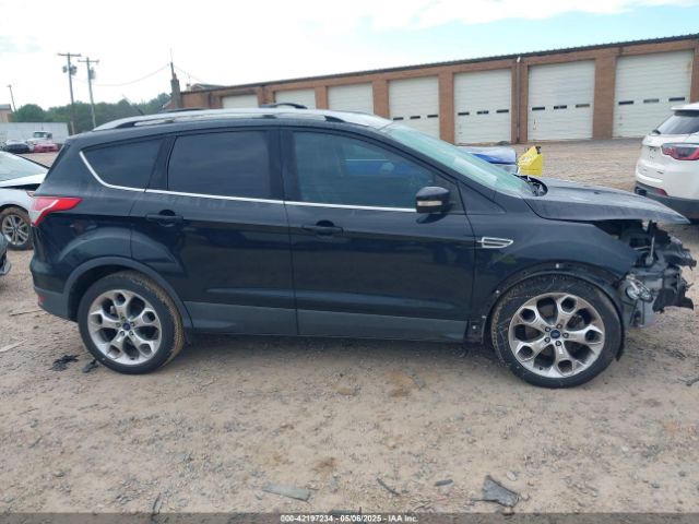 1FMCU0J92EUE55037 Ford Escape Titanium