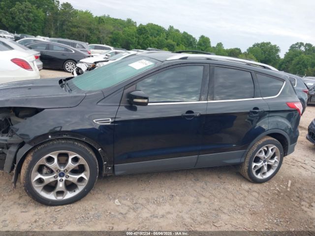 1FMCU0J92EUE55037 Ford Escape Titanium