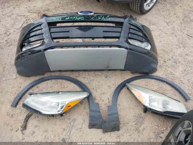 1FMCU0J92EUE55037 Ford Escape Titanium