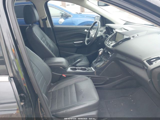 1FMCU0J92EUE55037 Ford Escape Titanium