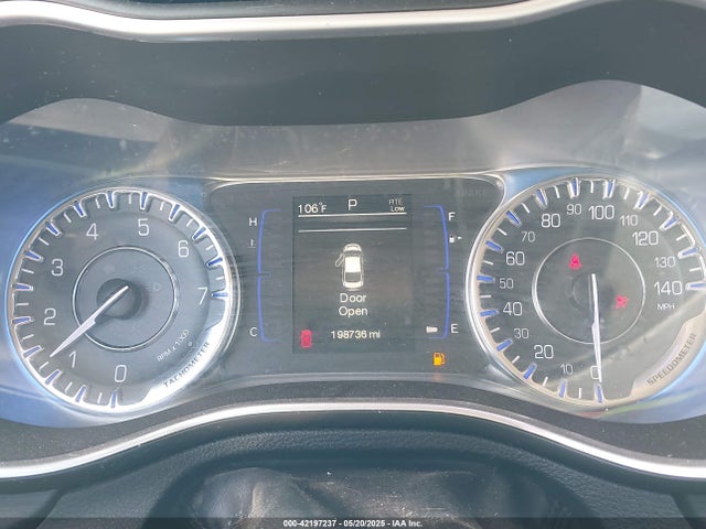 Chrysler 200 Limited 2015 1C3CCCAB4FN622820 Image 7