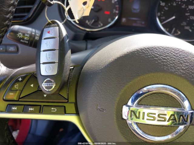 JN1BJ1CR0JW266965 Nissan Rogue Sport Sv
