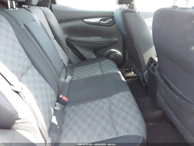 JN1BJ1CR0JW266965 Nissan Rogue Sport Sv