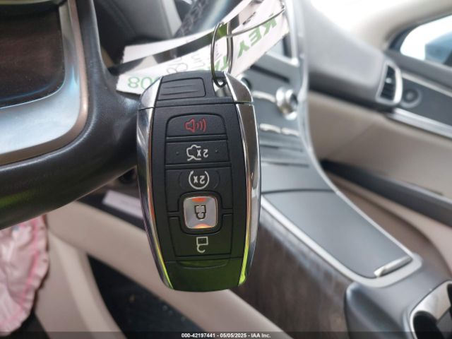2LMPJ8K96KBL61059 Lincoln Nautilus Select