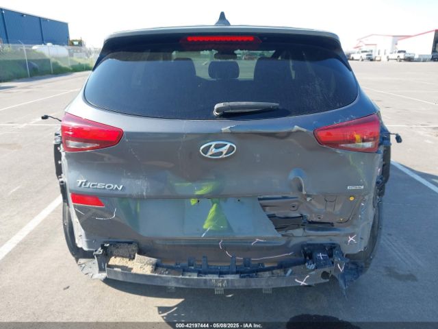 KM8J2CA45KU890701 Hyundai TUCSON SE